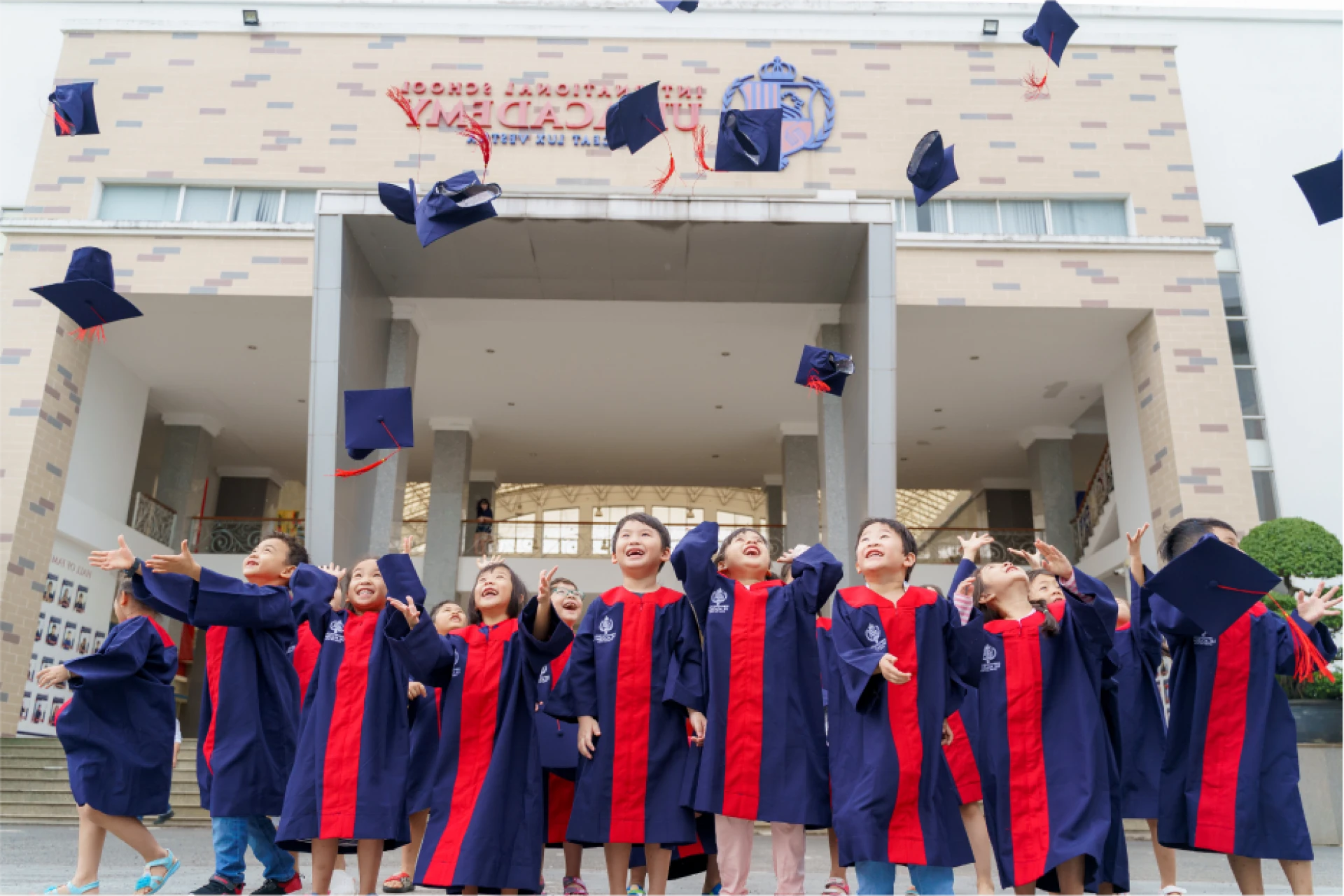 UK Academy - Trường Quốc tế Học Viện Anh Quốc