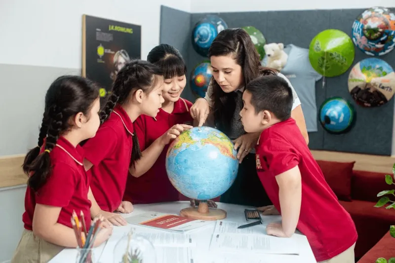 nên cho con học trường quốc tế từ lớp mấy